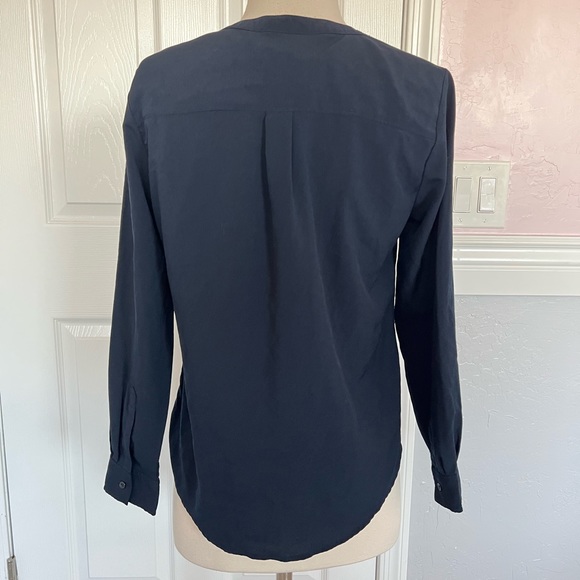 Banana Republic Classic Fit V-Neck Navy Blue Women’s Blouse Size SP - Picture 7 of 13